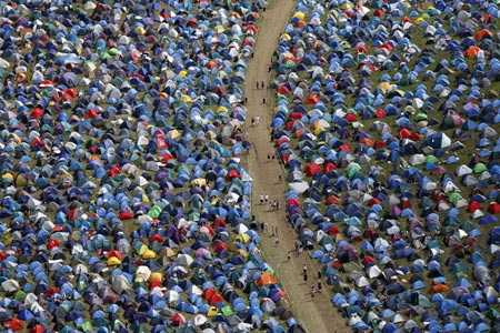 A general view of the sleeping zone at the Gurten Festival near Bern July 20, 2007. Some 16,000 people are attending the four-day open-air music festival which takes place on the Gurten hill. [Reuters]