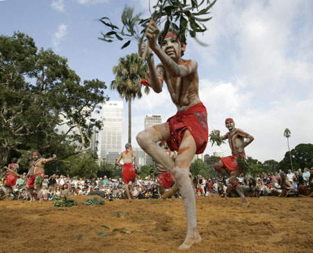 Aboriginal dancers perform in Sydney