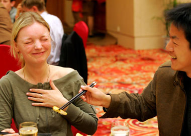 Russian girls enjoy Chinese food