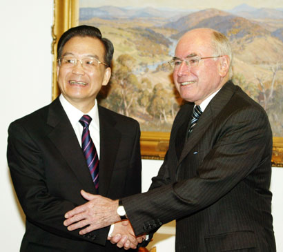 Chinese, Australian PMs hold talks