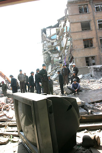 Blast at hospital dormitory kills 27