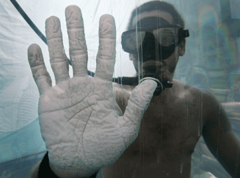 Magician on his fifth day underwater