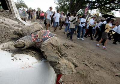 Residents honor Katrina dead