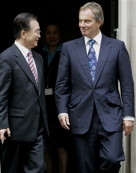 Premier Wen meets with British PM Tony Blair