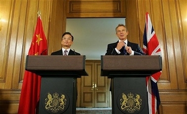Premier Wen meets with British PM Tony Blair