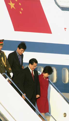 Warm welcome greets Hu's Pakistan visit