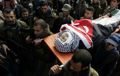 Palestinians pray end to factional clashes
