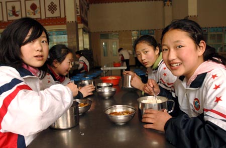 Tibetan students enjoy inland education