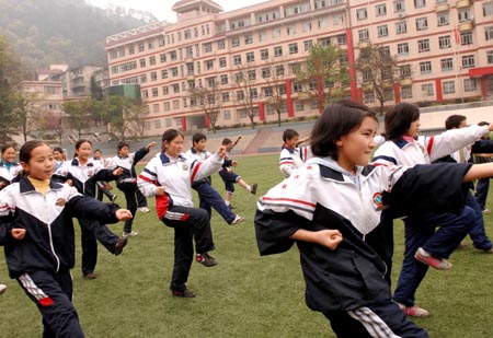 Tibetan students enjoy inland education
