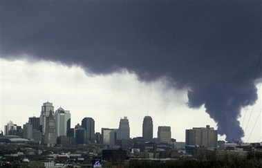 Kansas City chemical plant explodes 