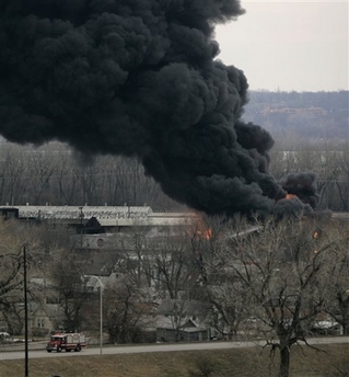Kansas City chemical plant explodes 