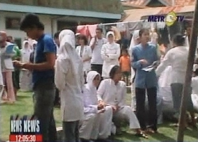 Strong quake hits Indonesia; 82 killed