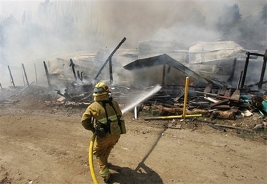 Fire threatens homes in S. California