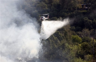 Fire threatens homes in S. California