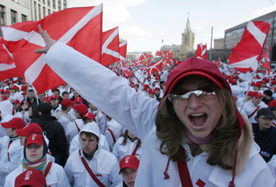 Supporters hail Putin's presidency