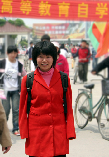 Handicapped woman logs her life by feet
