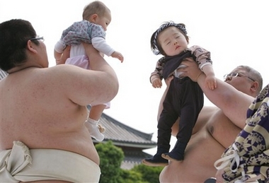 Baby-crying Sumo contest in Tokyo