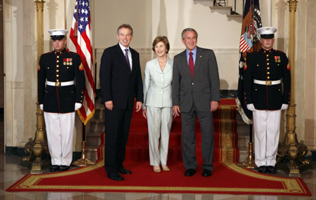Bush welcomes Blair in Washington