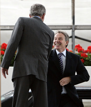 Bush welcomes Blair in Washington