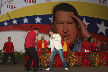 Chavez challenges World Champion boxer