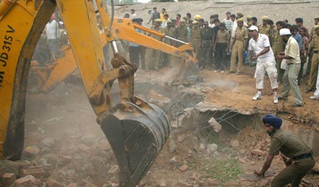 Dozens trapped as concrete roof collapses on market