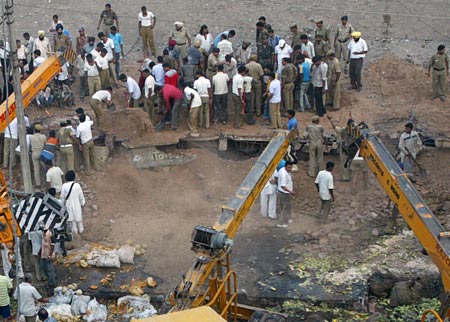Dozens trapped as concrete roof collapses on market