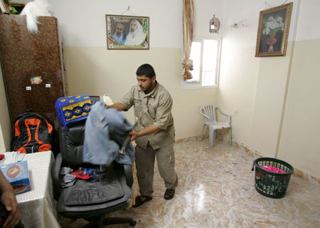 Grenade fired at home of Palestinian PM