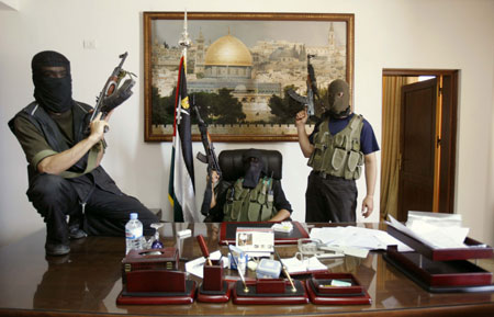 Hamas fighters seize private office of Abbas