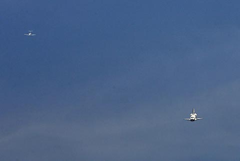 US space shuttle Atlantis lands safely