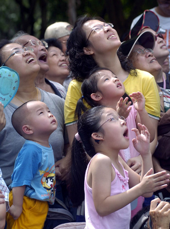 PLA perform parachute jump show in Hong Kong