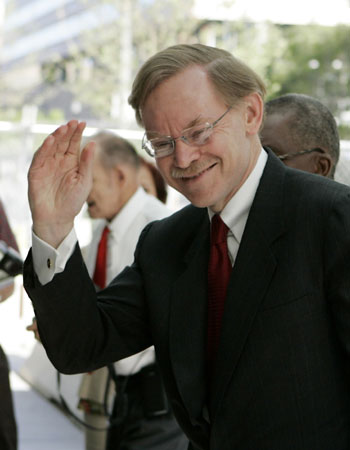 Zoellick's first official day at World Bank
