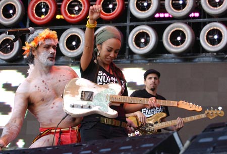 Live Earth concerts rock Sydney, Tokyo