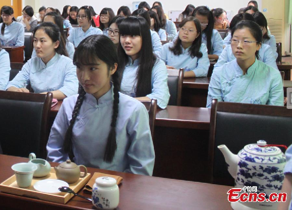 University offers etiquette training for female students