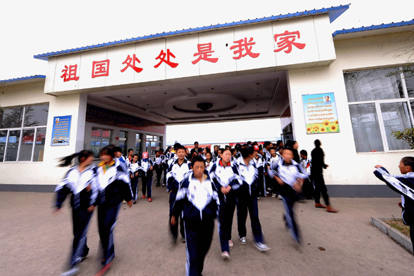 Students from Yushu start new semester in Shanxi