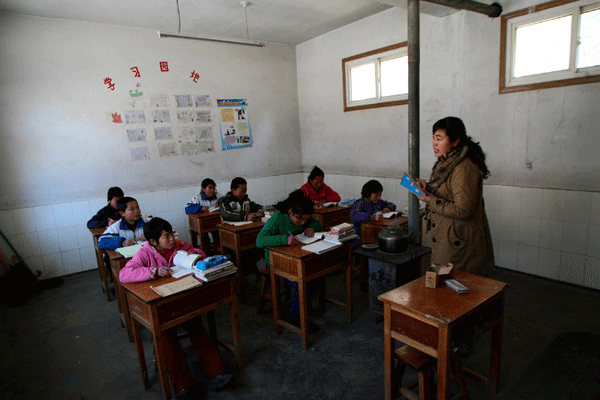 Isolated school makes do in hills of NW China