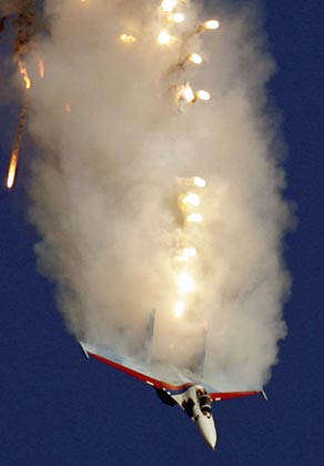 A Sukhoi Su-27 performs during the international air show MAKS-2007 in Zhukovsky near Moscow August 21, 2007. 