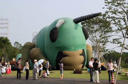 Giant 'locust' on display in Yokohama