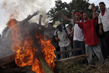 Zelaya's brief return sparks clashes in Honduras