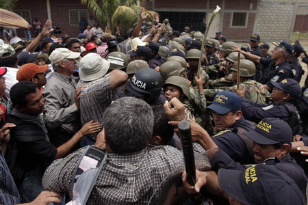 Zelaya's brief return sparks clashes in Honduras