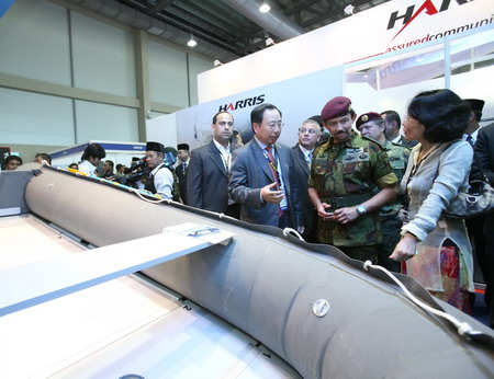 Brunei Sultan visits Poly booth