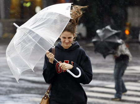 Typhoon Melor lands in Japan
