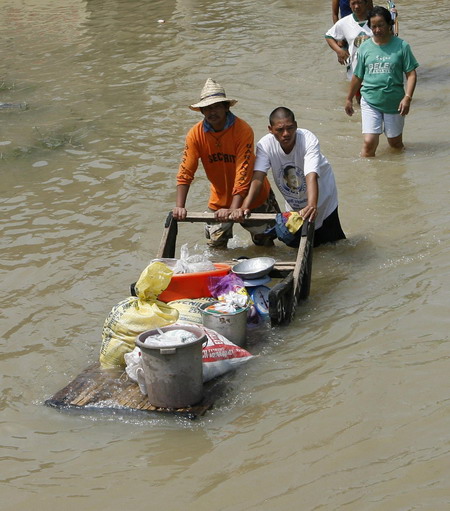 Landslides, floods kill 184 in Philippines