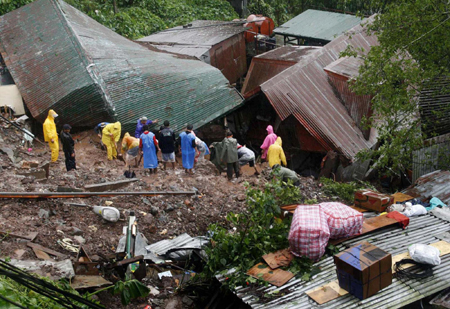 Rain, floods in N. Philippines kill over 100