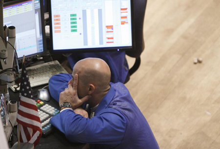 Dow closes above 10,000 for 1st time in a year
