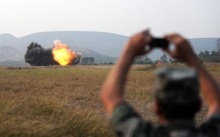 China provides mine clearing training to Iraq and Afghanistan