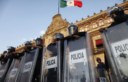 Thousands march against Mexican utility closure