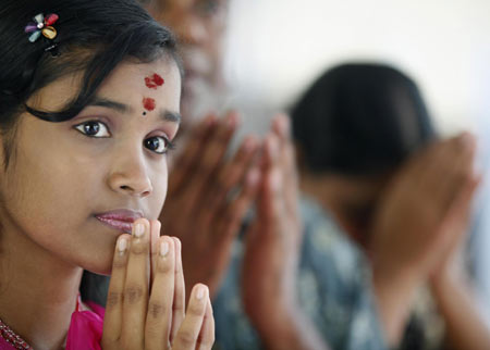 Hindus celebrate 'row of lights'