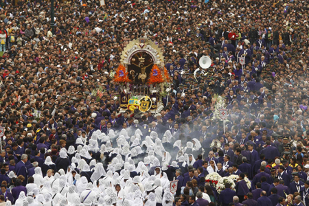 Believers pay homage to 'the Lord of the Miracles'