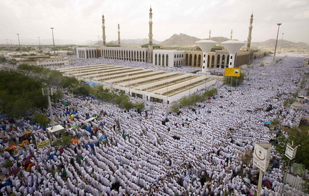 Two million Muslims prepare to stone devil at haj