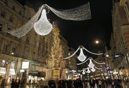 European cities begin to decorate Christmas season